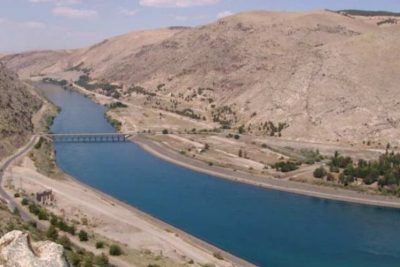 el rio eufrates se encuentra en varios paises turquia siria e irak