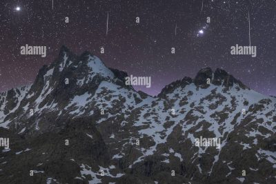 estrellas fugaces brillantes y coloridas