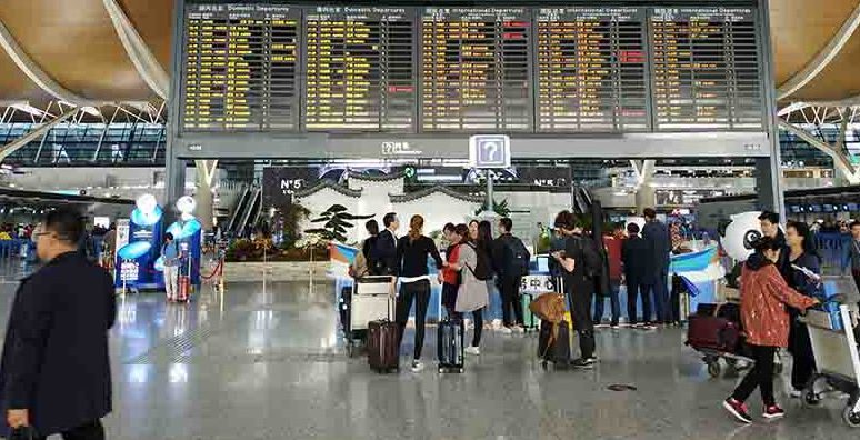 hora de llegada al aeropuerto para facturar maletas en vuelos internacionales