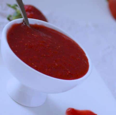 Deliciosa salsa de fresa para sorprender en tus comidas